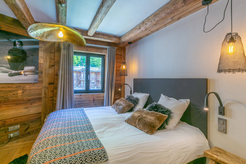 _lv_images__lot_0002340305_08_17441962