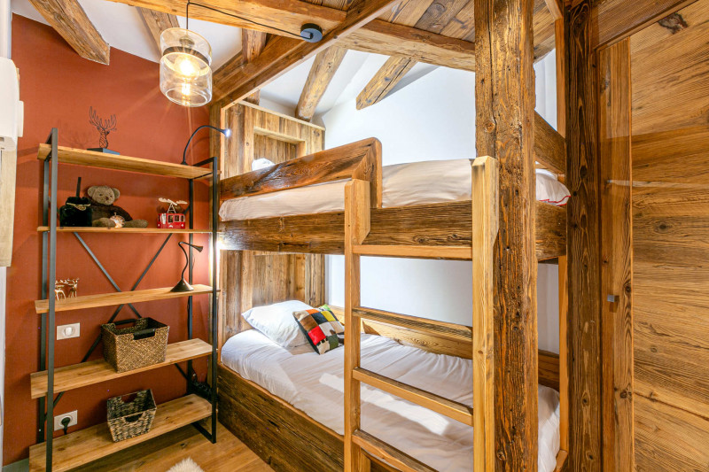 _lv_images__lot_0002340305_10_18134661