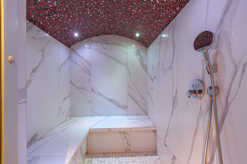 _lv_images__lot_0002340305_11_18081405