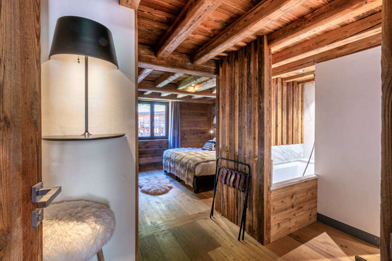 _lv_images__lot_0002340305_12_18356674