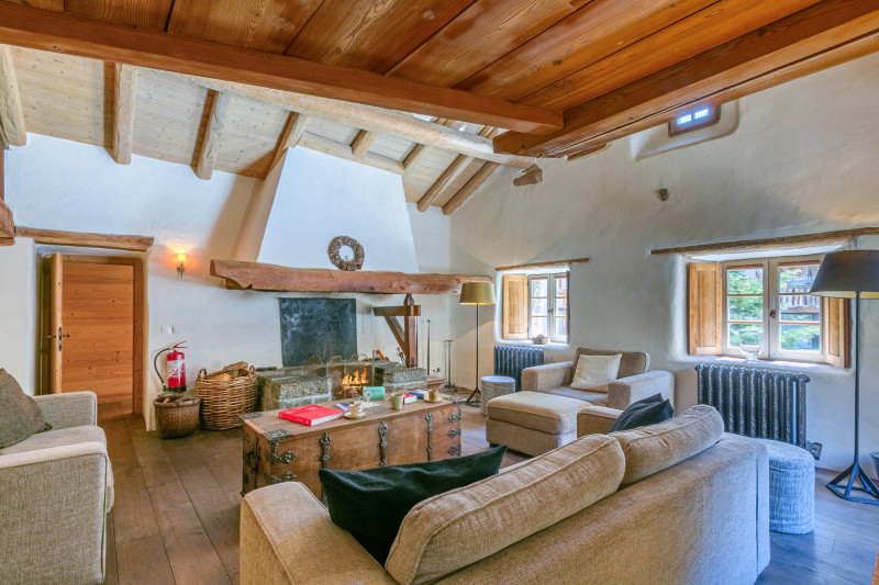 _lv_images__lot_0002340306_04_18468213