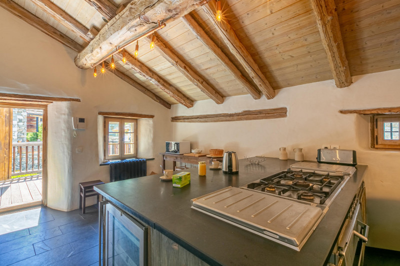 _lv_images__lot_0002340306_09_17300965