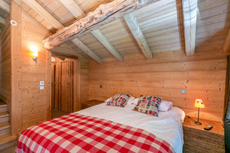 _lv_images__lot_0002340306_11_18556495