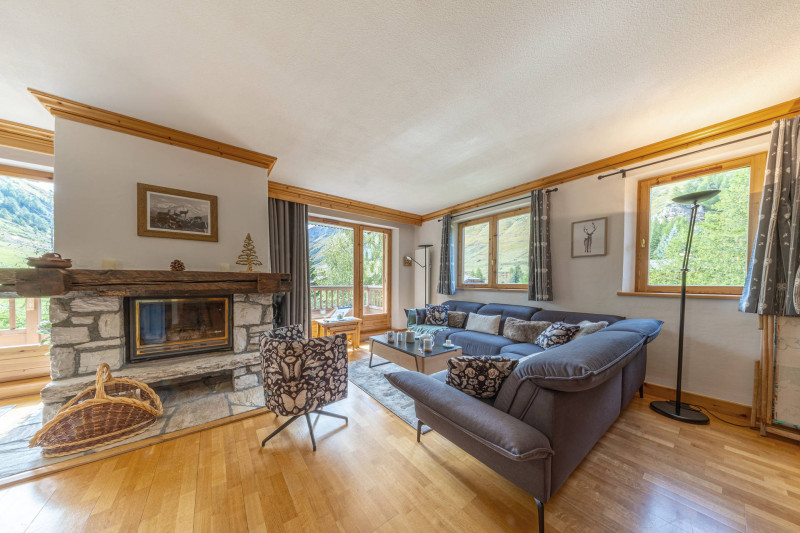 _lv_images__lot_0002340307_03_17408977