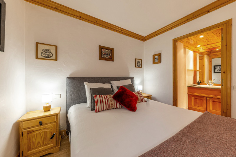 _lv_images__lot_0002340307_14_17426428