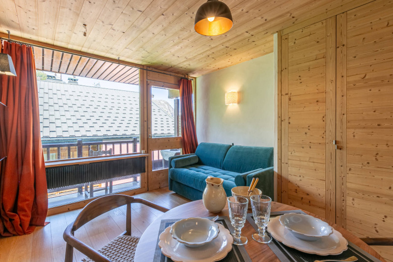 _lv_images__lot_0002340308_01_17300308