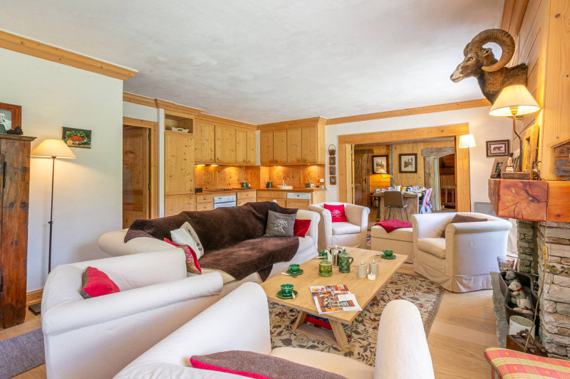 _lv_images__lot_0002340310_03_18179059