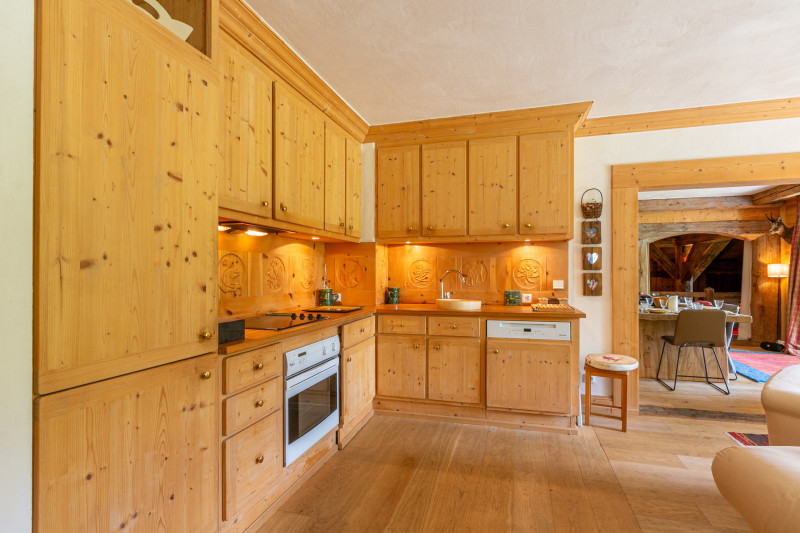 _lv_images__lot_0002340310_11_17827919