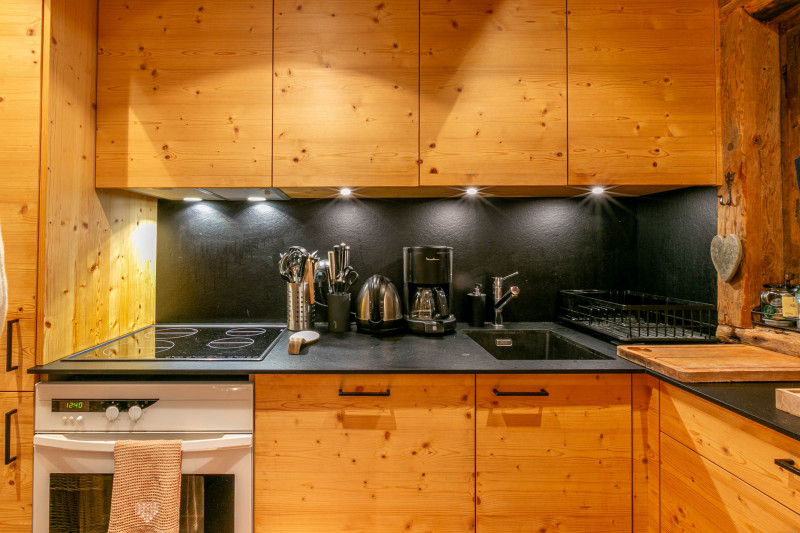 _lv_images__lot_0002340310_12_17827920