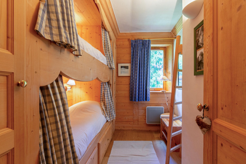 _lv_images__lot_0002340310_16_18356742