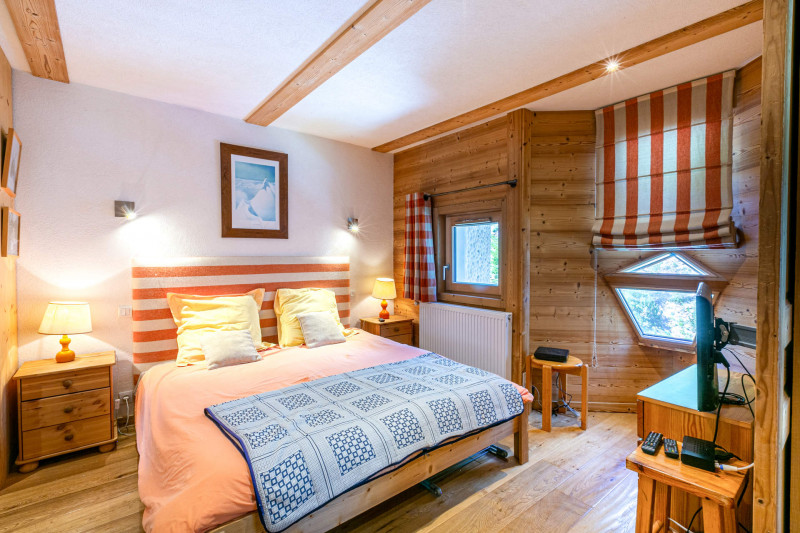 _lv_images__lot_0002340311_09_18557628