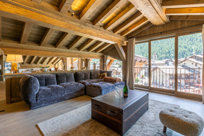 _lv_images__lot_0002340312_03_18448122