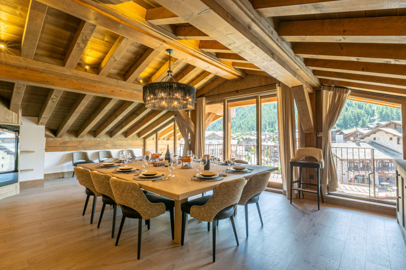 _lv_images__lot_0002340312_04_17828007