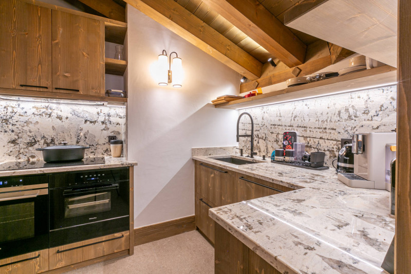 _lv_images__lot_0002340312_10_18143552