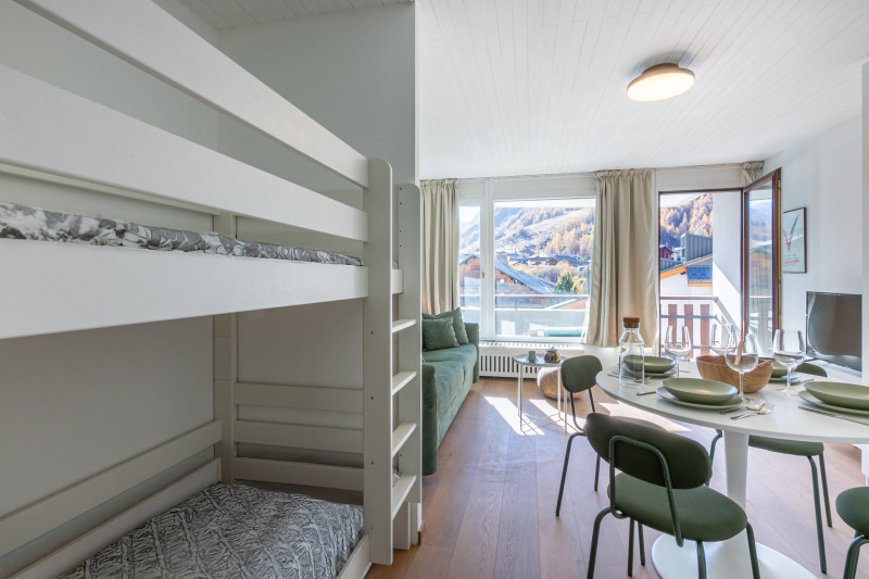 _lv_images__lot_0002340314_11_18358174 _lv_images__lot_0002340314_11_18358174