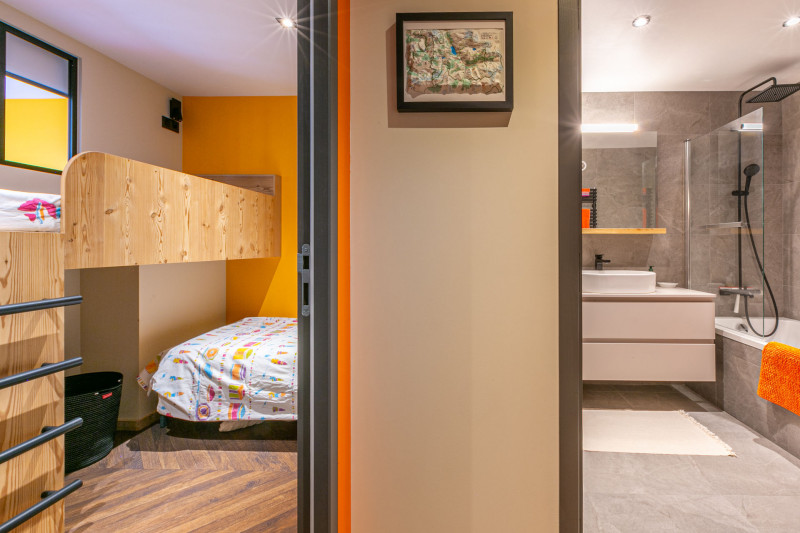 _lv_images__lot_0002340316_10_18432127