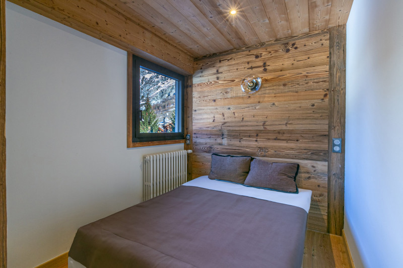 _lv_images__lot_0002340317_08_18551692