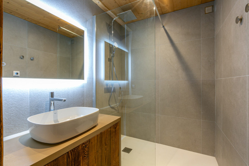 _lv_images__lot_0002340317_09_17382159 _lv_images__lot_0002340317_09_17382159