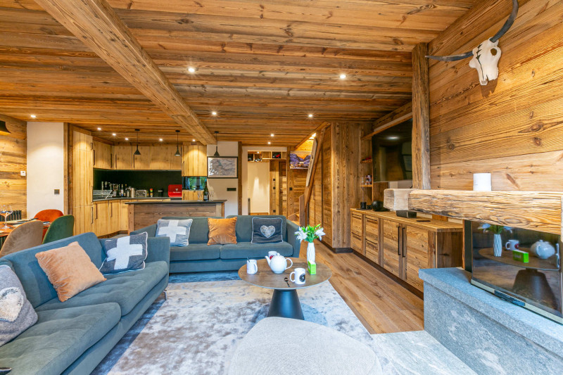 _lv_images__lot_0002340318_04_18261373