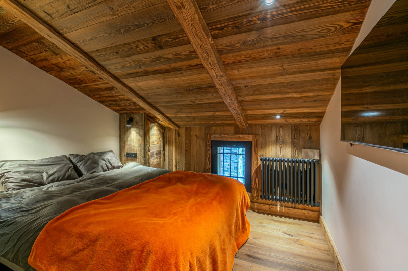 _lv_images__lot_0002340318_09_18323520