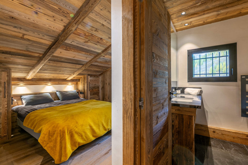 _lv_images__lot_0002340318_14_18420615