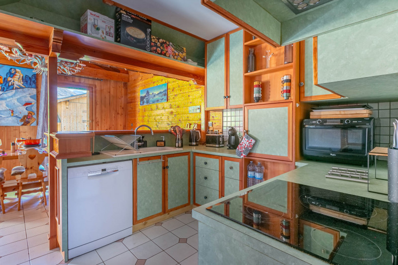 _lv_images__lot_0002340319_03_18261744