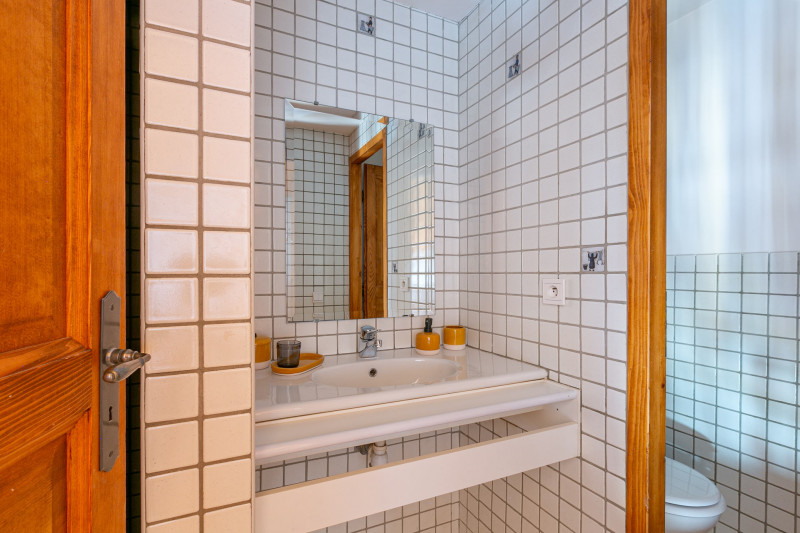 _lv_images__lot_0002340319_09_17427222