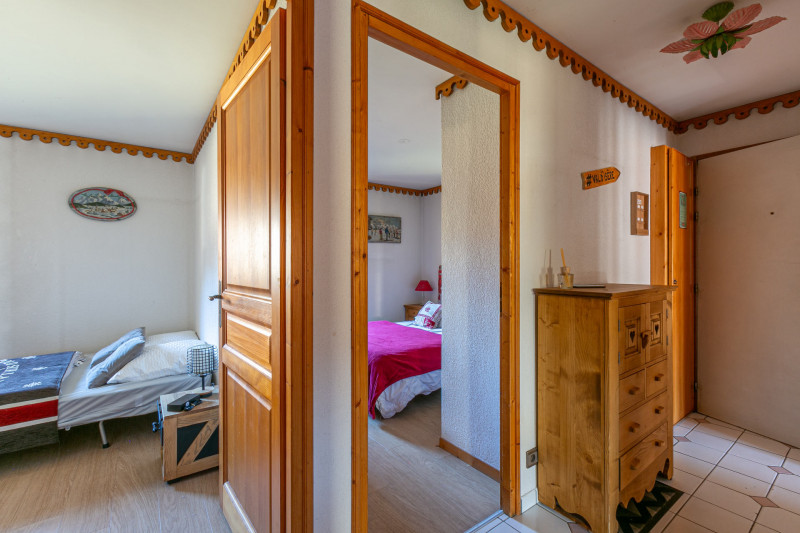 _lv_images__lot_0002340319_10_18306627