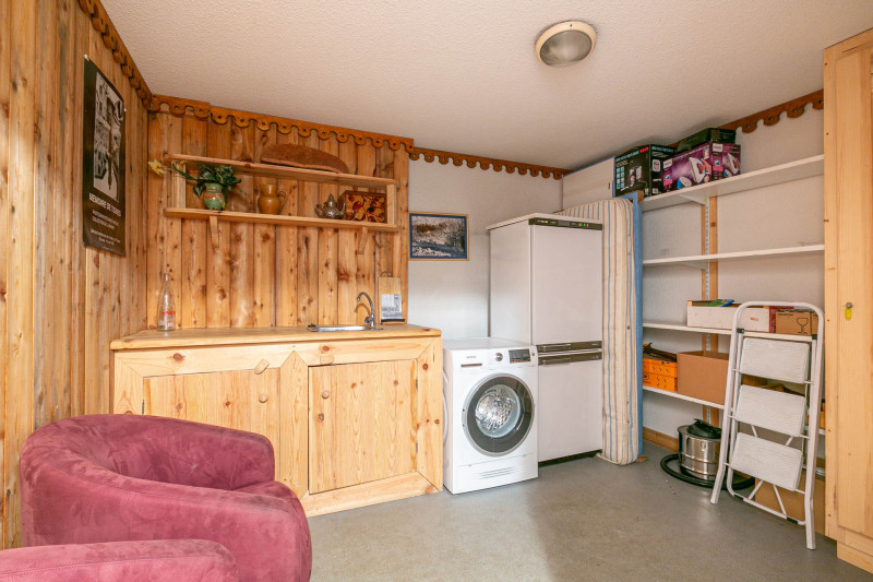 _lv_images__lot_0002340319_11_17830936