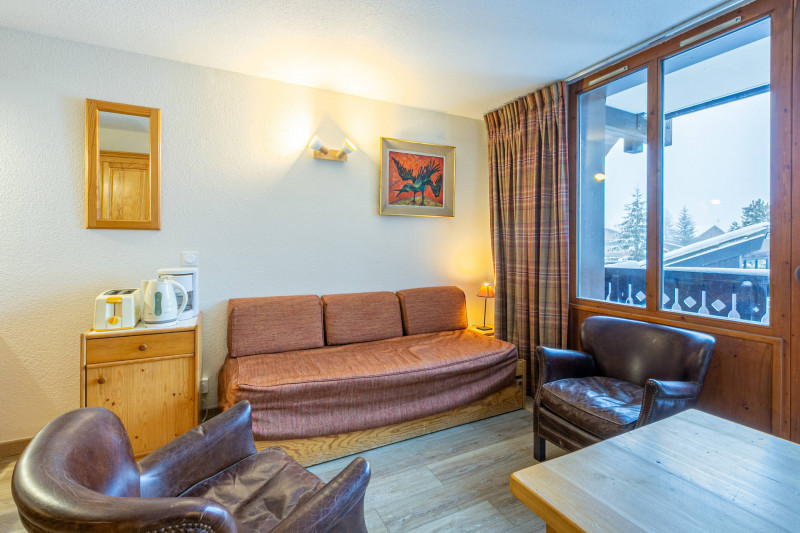 _lv_images__lot_0002340321_02_18171943