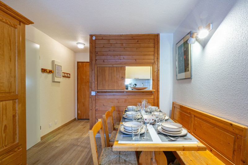 _lv_images__lot_0002340321_05_18260542