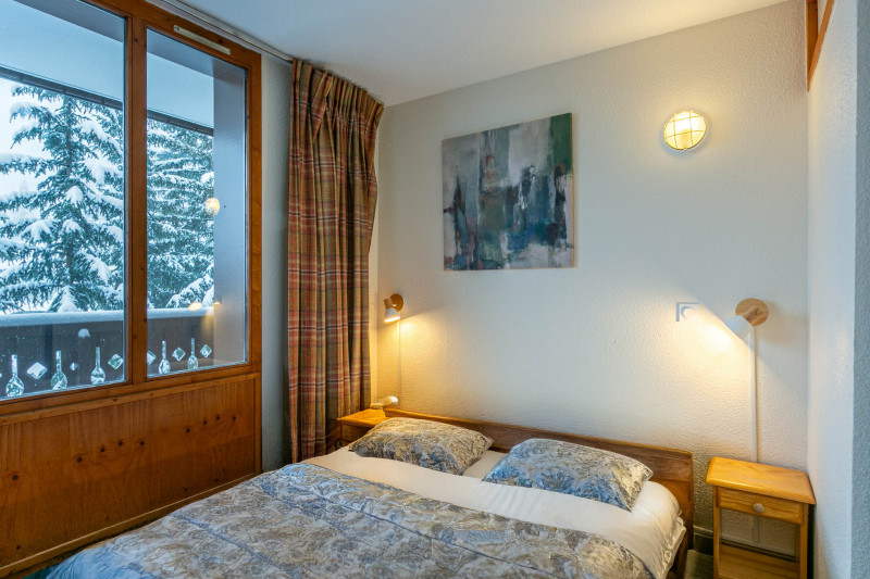 _lv_images__lot_0002340321_07_17829685