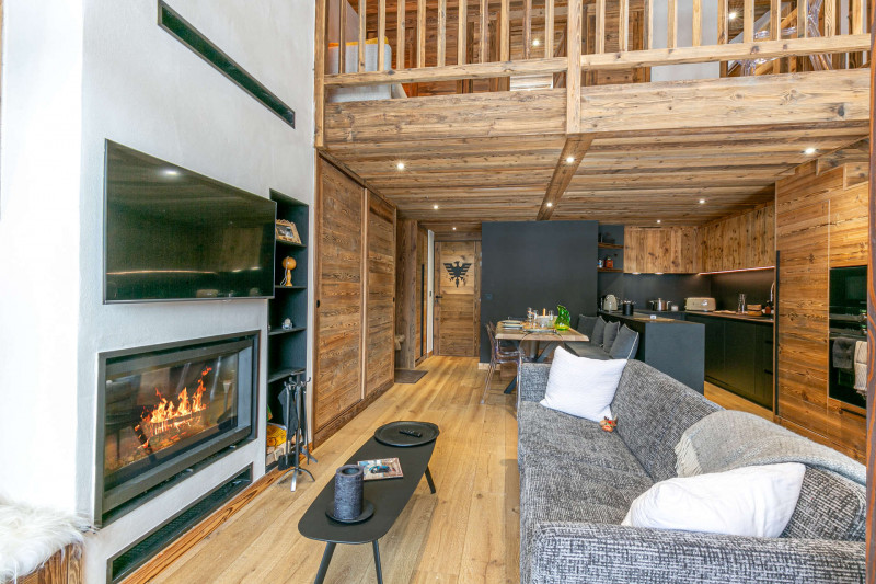 _lv_images__lot_0002340325_07_17299461