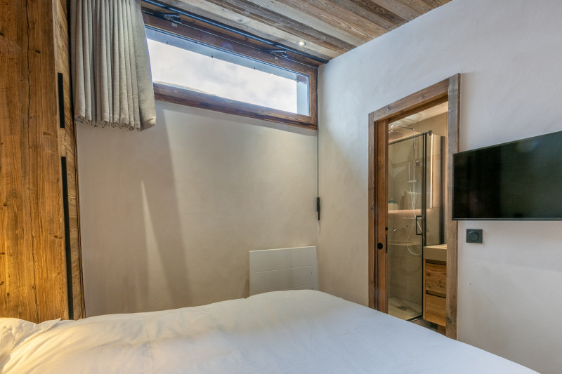 _lv_images__lot_0002340325_14_17940135