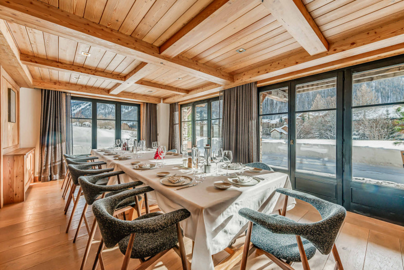 _lv_images__lot_0002340327_06_18430197