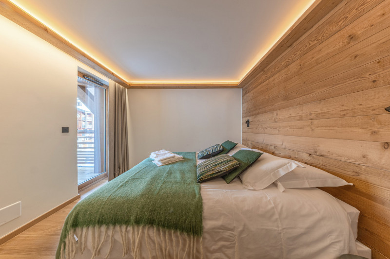 _lv_images__lot_0002340328_10_18179471 _lv_images__lot_0002340328_10_18179471