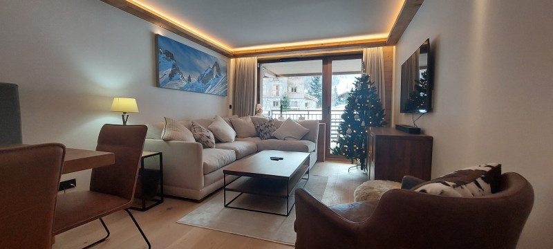 _lv_images__lot_0002340329_01_17399358