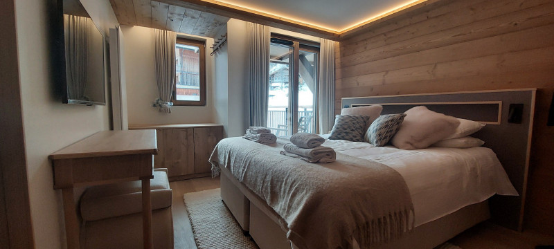 _lv_images__lot_0002340329_14_17399371