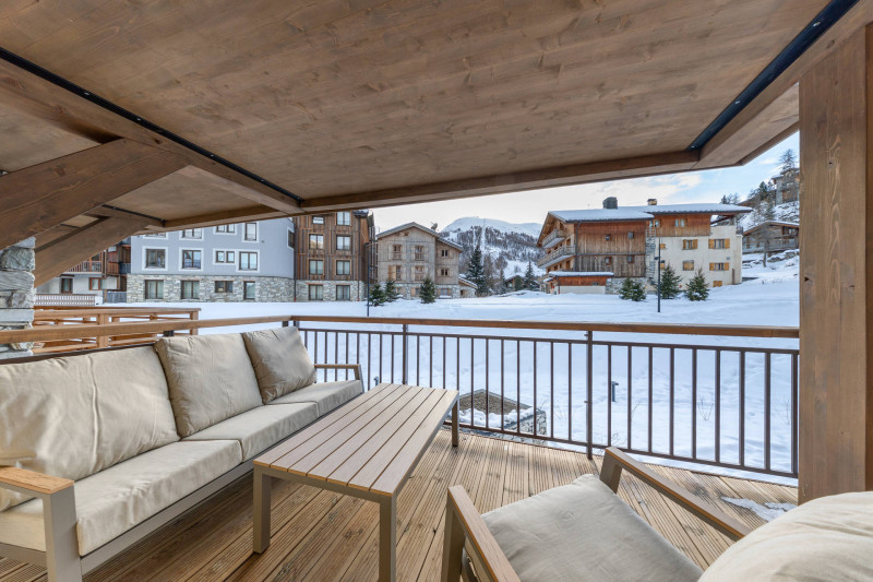 _lv_images__lot_0002340329_14_18357354