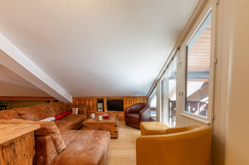 _lv_images__lot_0002340330_04_17384071 _lv_images__lot_0002340330_04_17384071