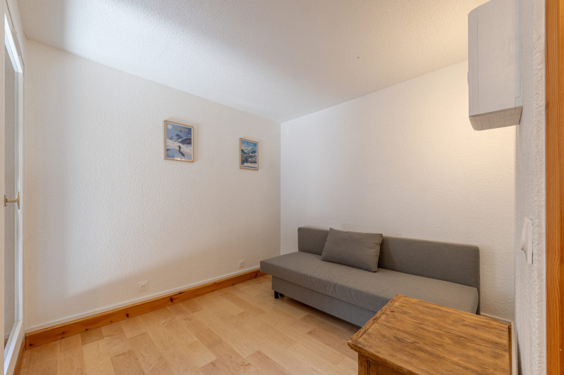 _lv_images__lot_0002340330_06_17366354 _lv_images__lot_0002340330_06_17366354