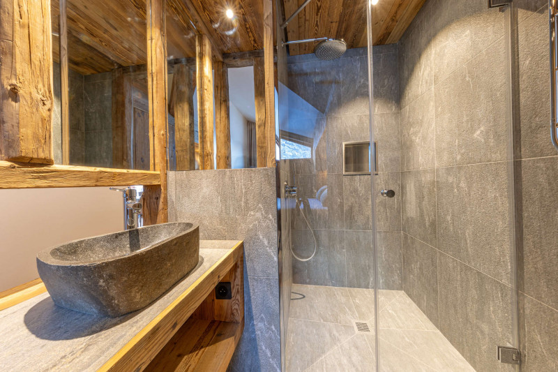 _lv_images__lot_0002340331_14_18101375