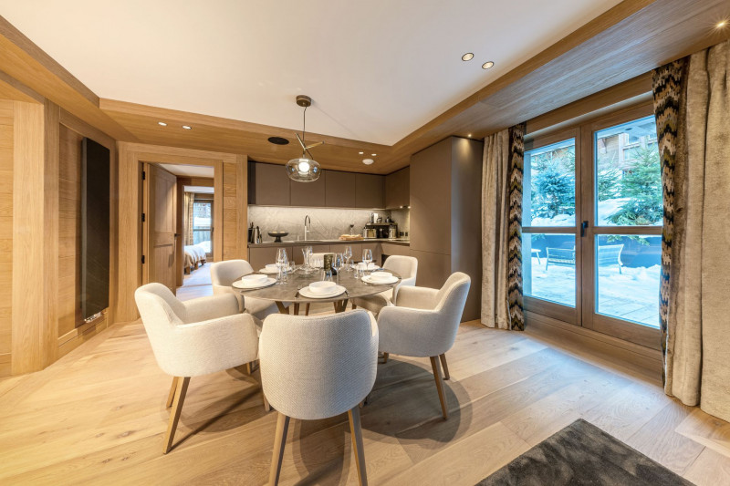 _lv_images__lot_0002340332_06_18304321