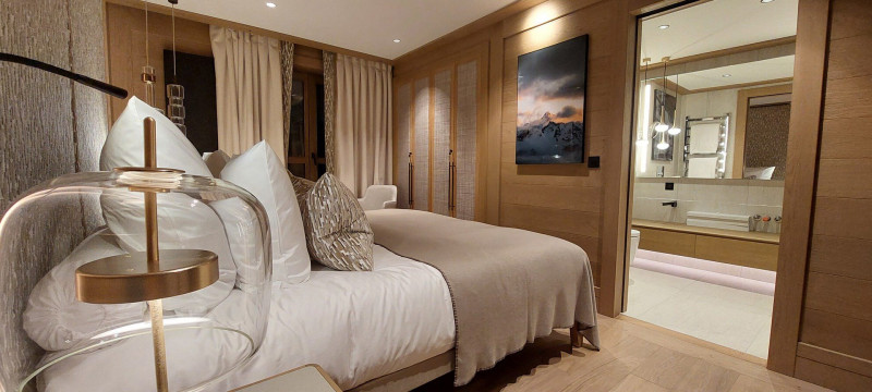 _lv_images__lot_0002340332_08_17399212