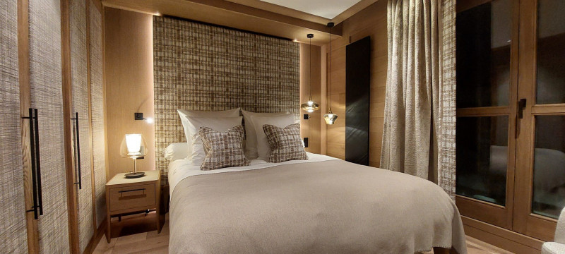 _lv_images__lot_0002340332_09_17399213