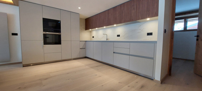 _lv_images__lot_0002340333_01_17299214