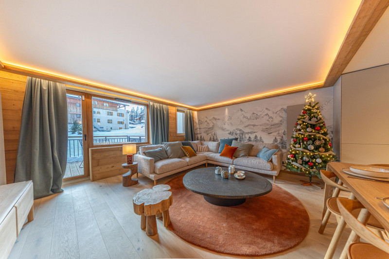 _lv_images__lot_0002340333_02_18430846