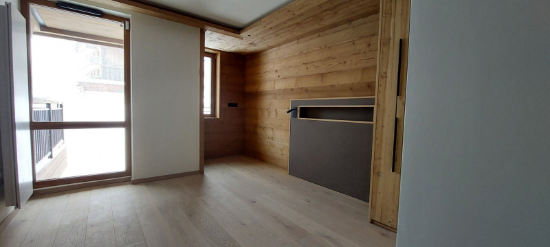 _lv_images__lot_0002340333_04_17398962