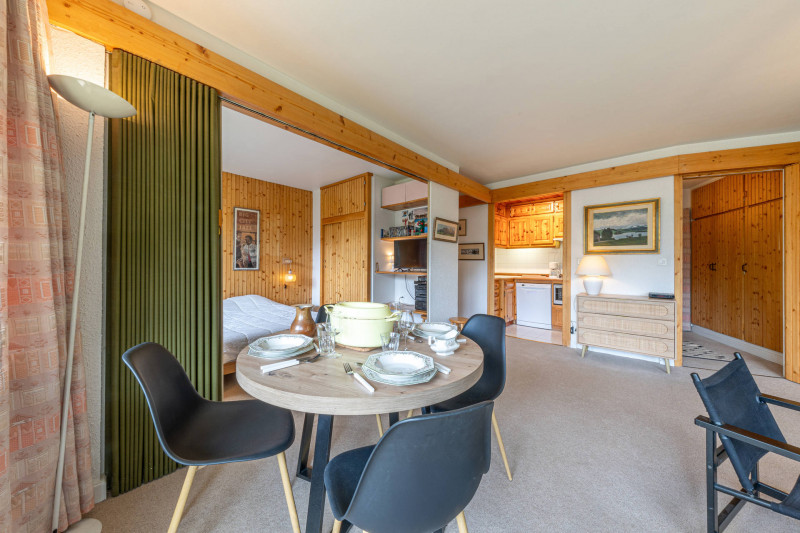 _lv_images__lot_0002340334_03_18183445