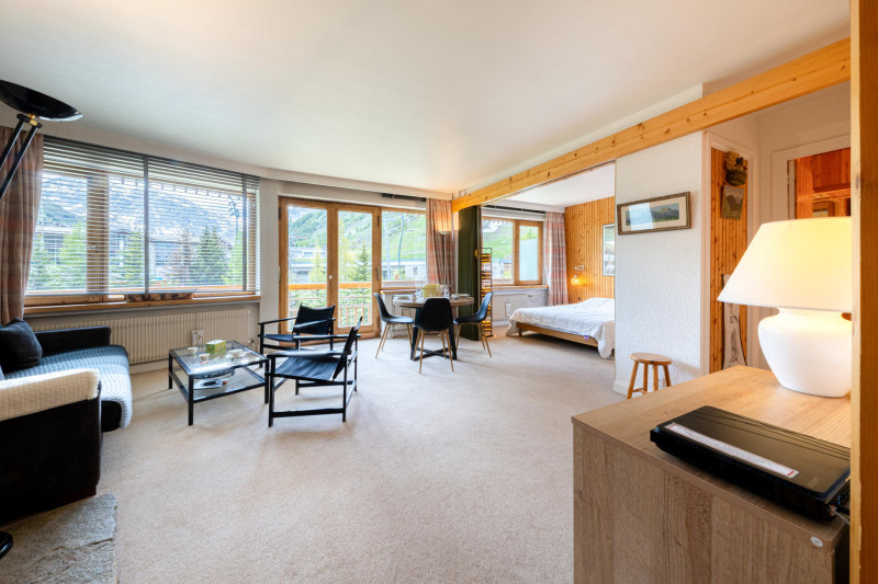 _lv_images__lot_0002340334_05_17428852